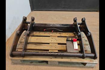 salg af New Holland B115C Bucket Coupler