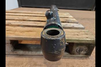 salg af New Holland B115C  Hydraulic Cylinder