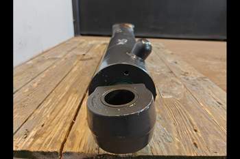 salg af New Holland B115C Hydraulic Cylinder