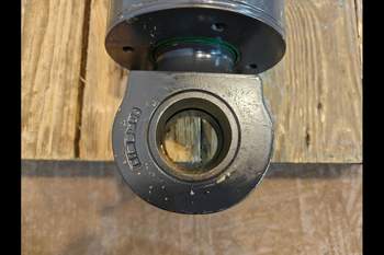 salg af New Holland B115C Hydraulic Cylinder