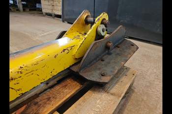 salg af New Holland B115C  Stabilizer