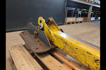 salg af New Holland B115C  Stabilizer