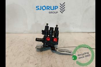 Case Puma 185  Suspension control valve