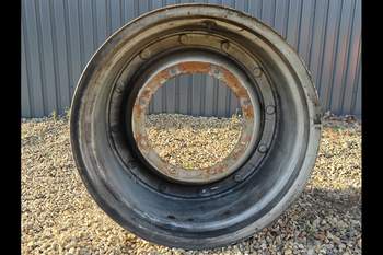 salg af Case Puma 185 RIGHT Front Rim