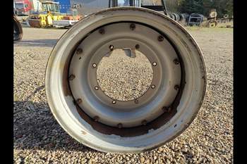 salg af Case Puma 185 RIGHT Front Rim