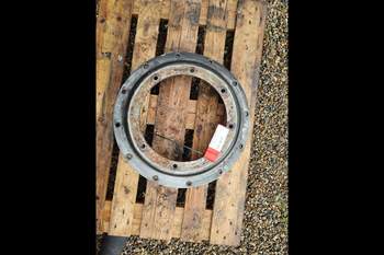 salg af Case Puma 185 LEFT Rim Plate, Front