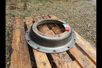 salg af Case Puma 185 LEFT Rim Plate, Front