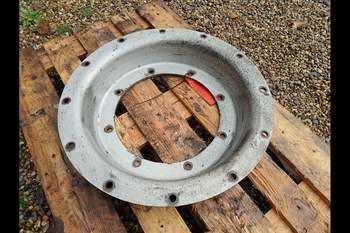 salg af Case Puma 185 LEFT Rim Plate, Front