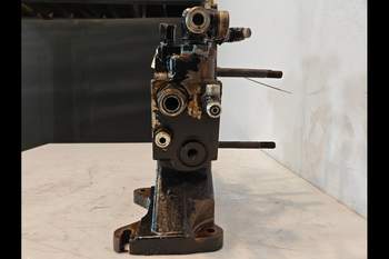salg af Case Puma 185  Hydraulic Valve support