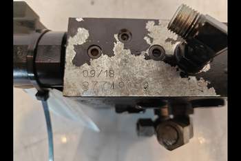 salg af Case Puma 185 Remote control valve