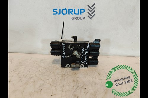 salg af Case Puma 185 Remote control valve