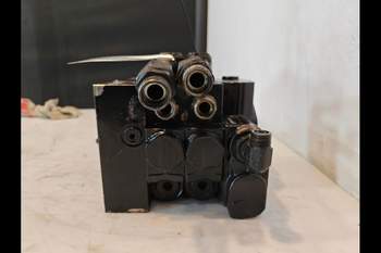 salg af Case Puma 185 Remote control valve