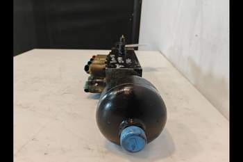 salg af Case Puma 185 Hydraulic valve