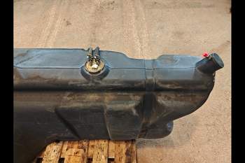salg af Dieseltank Case Maxxum 5120