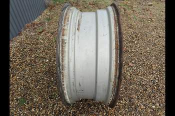 salg af Case Maxxum 5120 LEFT Rear Rim