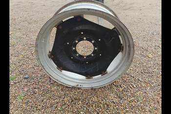 salg af Case Maxxum 5120 LEFT Rear Rim