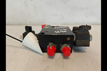 salg af Hydraulikventil New Holland 1290