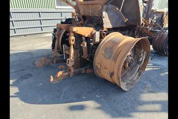 salg af Case Magnum 335 traktor