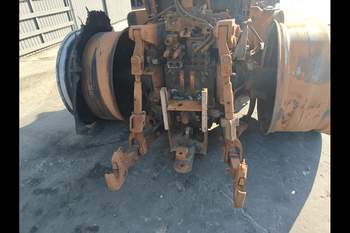 salg af Case Magnum 335 traktor