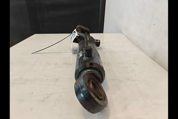 salg af Affjedringscylinder Case Magnum 335