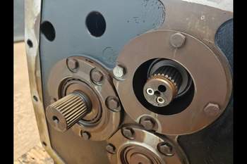 salg af Gearkasse Case Magnum 335