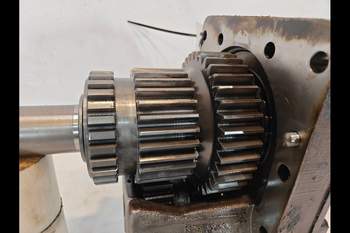 salg af PTO Case Magnum 335 Del