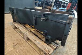 salg af Ramme Case Magnum 335