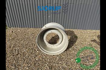 Case Maxxum 145 LEFT Front Rim