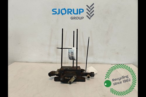 salg af Case Maxxum 145  Hydraulic Valve support