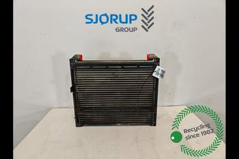 Case Maxxum 145  Oil Cooler