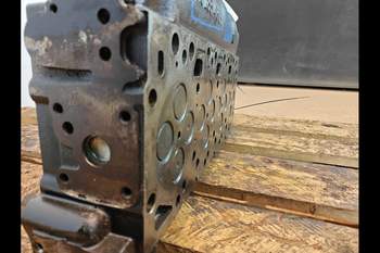 salg af Case Maxxum 145  Cylinder Head