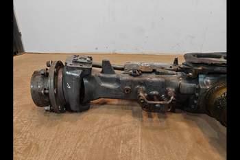 salg af Foraksel Valtra N174
