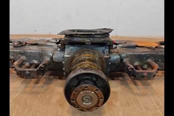 salg af Foraksel Valtra N174