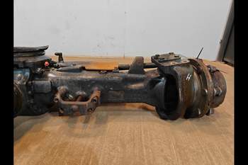 salg af Foraksel Valtra N174