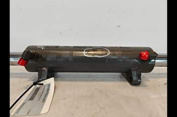 salg af Styrecylinder Valtra N174