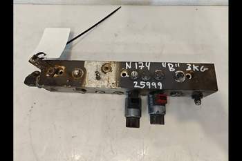 salg af Hydraulikventil Valtra N174