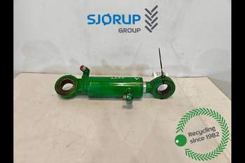 John Deere 8400R  Hydraulic Cylinder