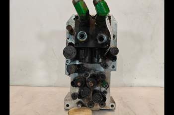 salg af John Deere 8400R  Suspension control valve