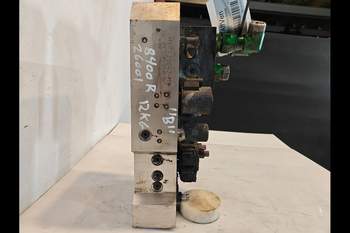 salg af John Deere 8400R  Suspension control valve