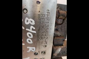 salg af John Deere 8400R  Suspension control valve