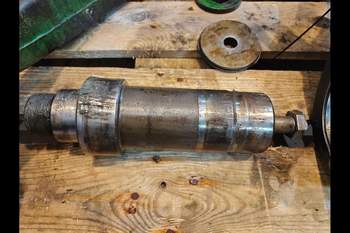 salg af John Deere 8400R  Suspension support