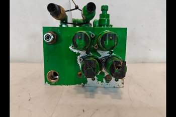 salg af John Deere 8400R  Hydraulic brake valve