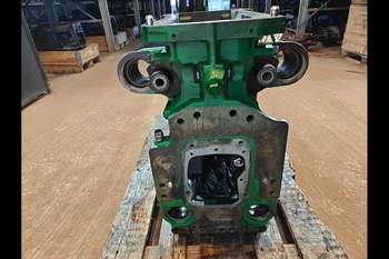 salg af John Deere 8400R  Oil Pan