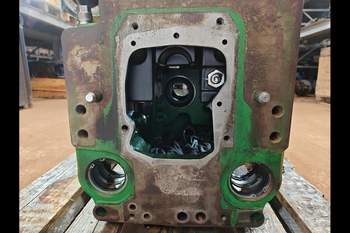 salg af John Deere 8400R  Oil Pan