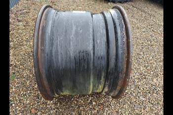 salg af John Deere 8400R RIGHT Front Rim