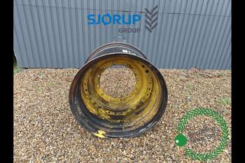 John Deere 8400R RIGHT Front Rim