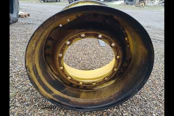 salg af John Deere 8400R LEFT Front Rim