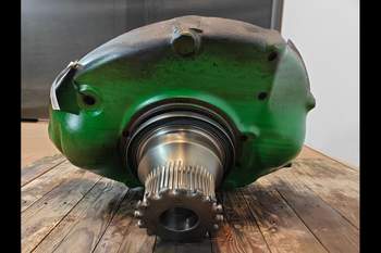 salg af John Deere 8400R RIGHT Front Axle, Swivel Housing