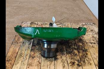 salg af John Deere 8400R LEFT Front Axle, Swivel Housing
