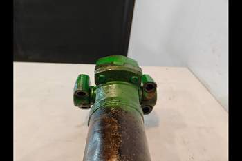 salg af John Deere 8400R LEFT Front Axle, Articulated shaft